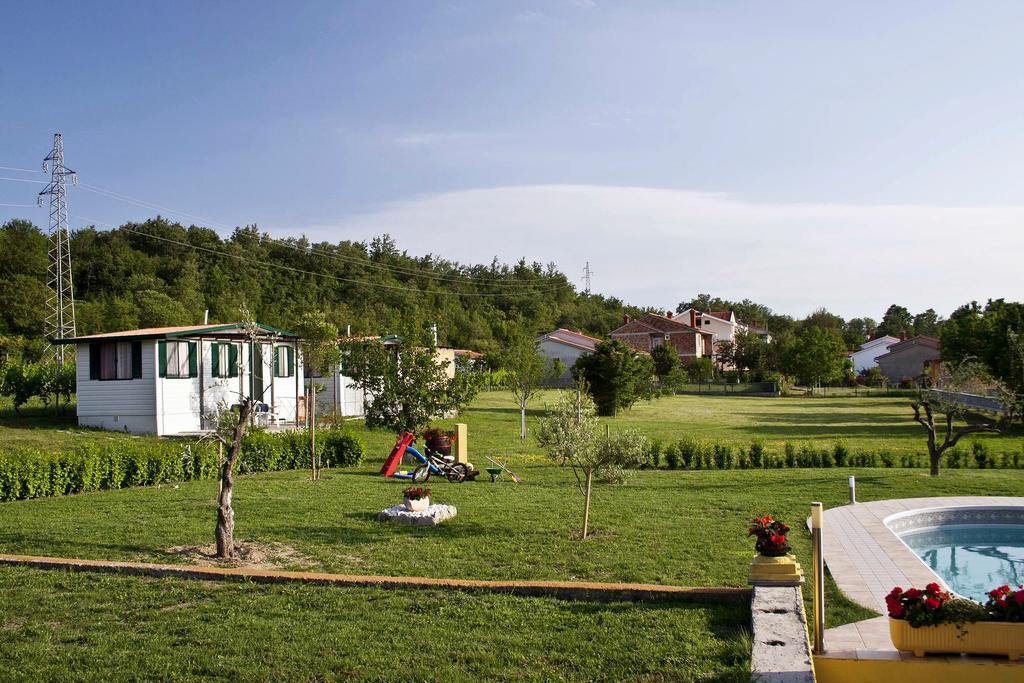 Mobile Homes Romantik Labin  Room photo