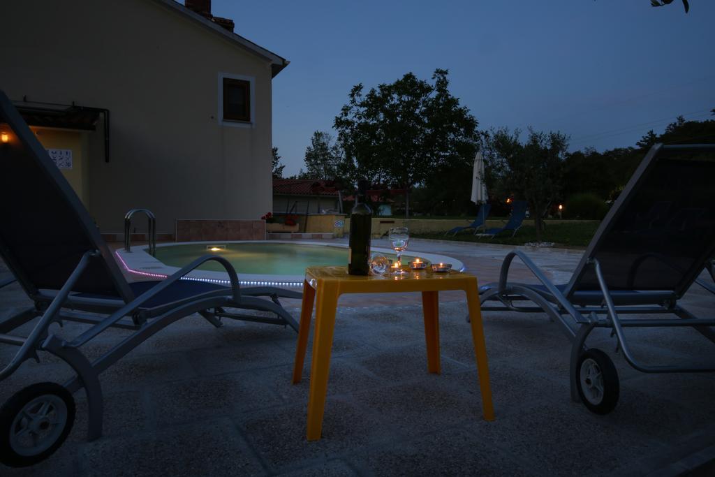 Mobile Homes Romantik Labin  Exterior photo
